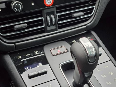 New 2026 Porsche Macan AWD/4WD image 26