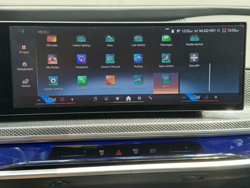 Used 2024 BMW i7 eDrive50 w/ M Sport Package RWD image 29