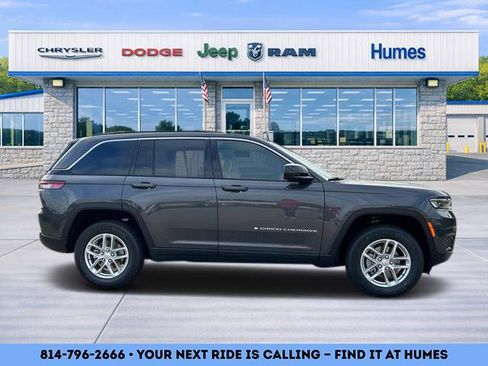 New 2025 Jeep Grand Cherokee 4WD image 2