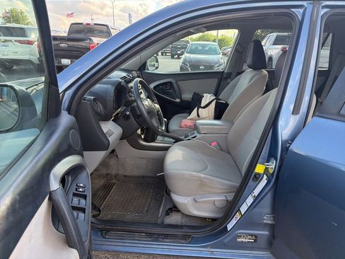 Used 2011 Toyota RAV4 4WD w/ Upgrade Value Pkg image 6