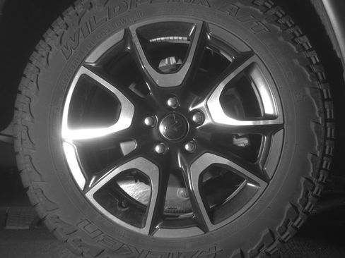 Used 2025 Jeep Compass Trailhawk image 15