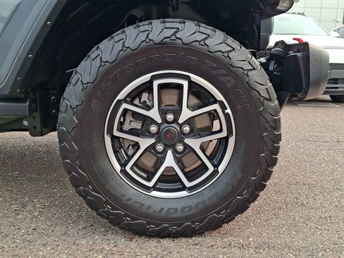 Used 2025 Jeep Wrangler Unlimited Rubicon AWD/4WD image 8