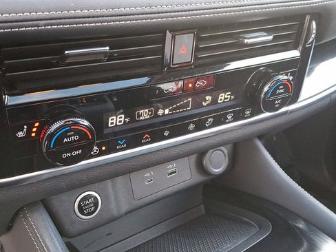 Certified 2023 Nissan Rogue SL w/ SL Premium Package image 16