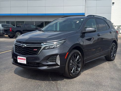Certified 2022 Chevrolet Equinox RS w/ Infotainment Package AWD/4WD image 2