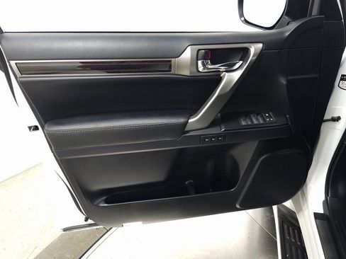 Used 2023 Lexus GX 460 Premium w/ Premium Package image 13