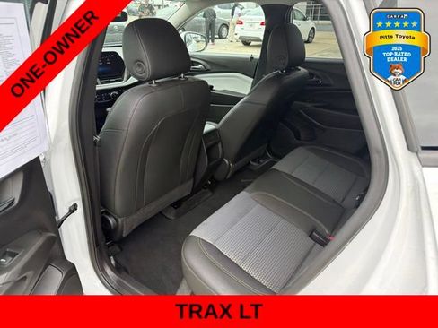 Used 2025 Chevrolet Trax LT FWD image 13