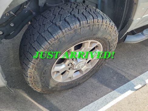 Used 2024 RAM 2500 Laramie w/ Safety Group AWD/4WD image 2