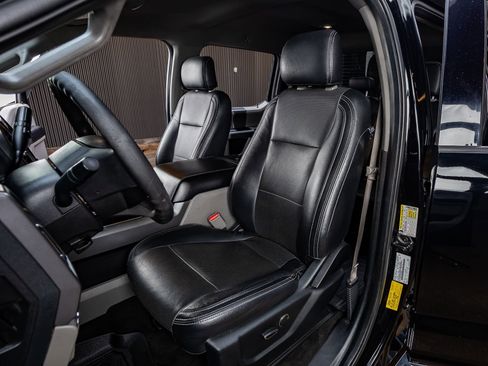 Used 2017 Ford F250 XLT w/ XLT Premium Package image 29