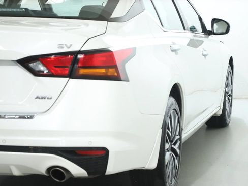 Certified 2023 Nissan Altima 2.5 SV w/ SV Premium Package AWD/4WD image 48