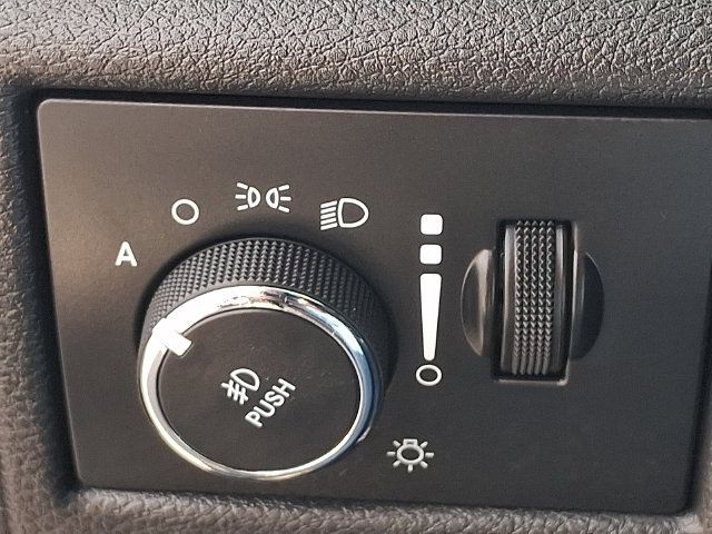 Used 2020 Jeep Grand Cherokee Altitude AWD/4WD image 23