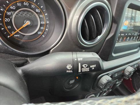 Used 2021 Jeep Gladiator Overland image 16