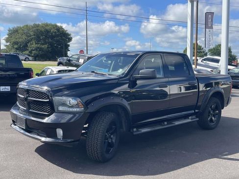 Used 2014 RAM 1500 Express w/ Black Ram 1500 Express Group RWD image 7