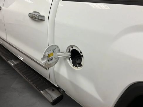 Used 2017 GMC Sierra 2500 SLT AWD/4WD image 26