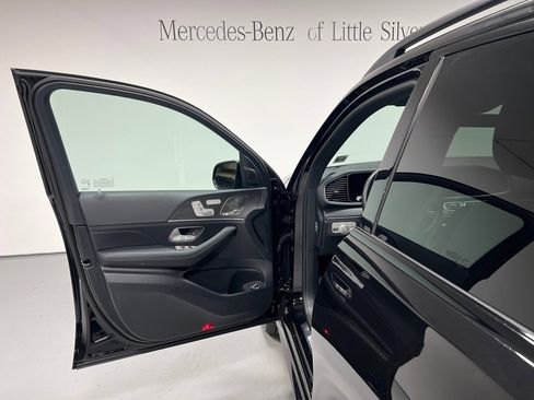 Used 2025 Mercedes-Benz GLE 450 4MATIC image 17