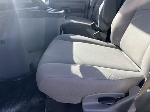Used 2019 Ford E-350 and Econoline 350 Super Duty w/ Power Windows & Locks Group image 17