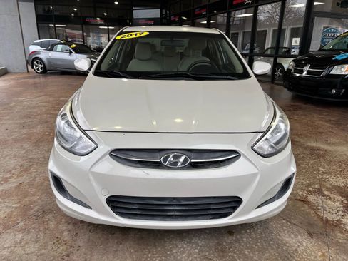 Used 2017 Hyundai Accent SE image 2