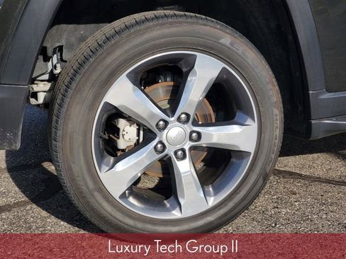 Used 2024 Jeep Grand Cherokee Limited w/ Luxury Tech Group II image 6