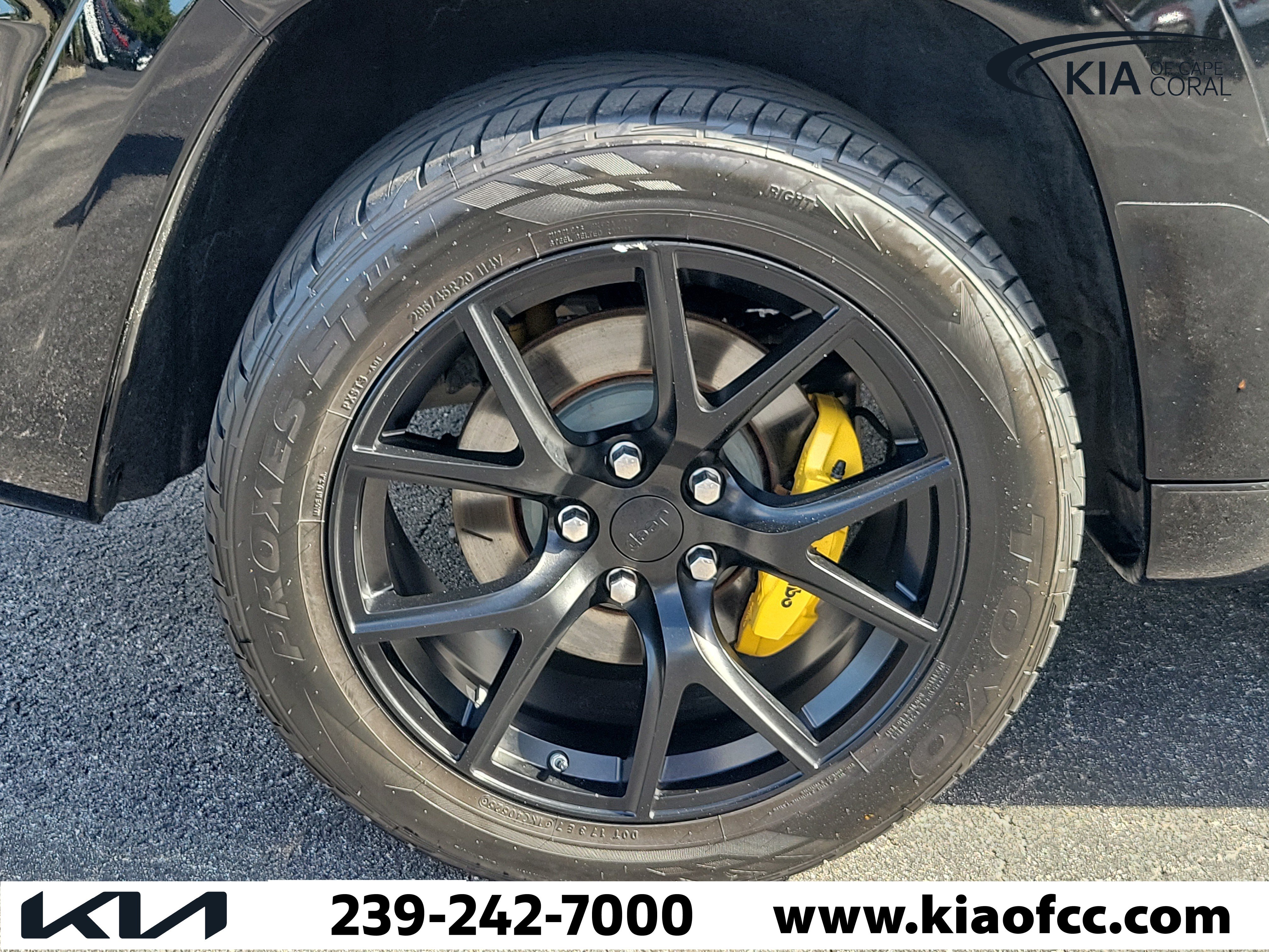 Used 2021 Jeep Grand Cherokee Trackhawk AWD/4WD image 9