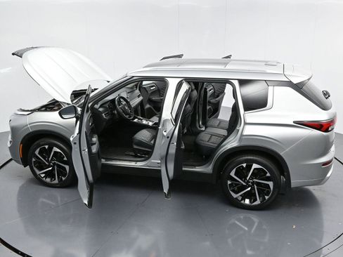 Used 2023 Mitsubishi Outlander SEL image 40