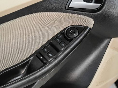 Used 2012 Ford Focus SE image 39