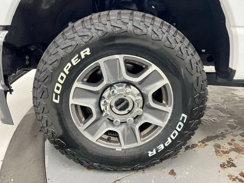 Used 2024 Ford F250 Lariat AWD/4WD image 27
