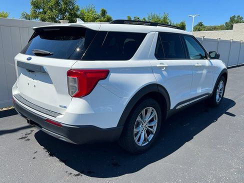 Used 2020 Ford Explorer XLT w/ Equipment Group 202A AWD/4WD image 3