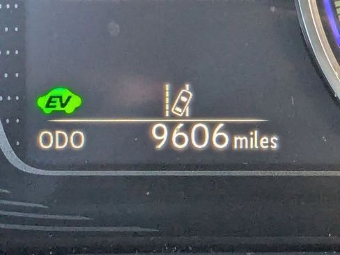 Used 2025 Lexus ES 300h w/ Premium Package image 6