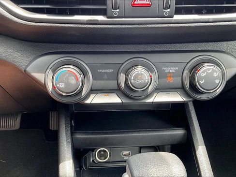 Used 2023 Kia Forte LXS w/ LXS Technology Package FWD image 23