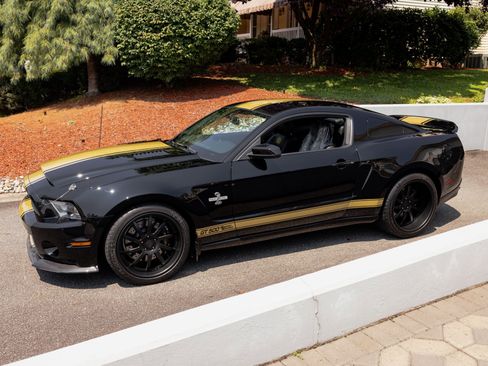 Used 2012 Ford Mustang Shelby GT500 w/ SVT Performance Pkg image 29