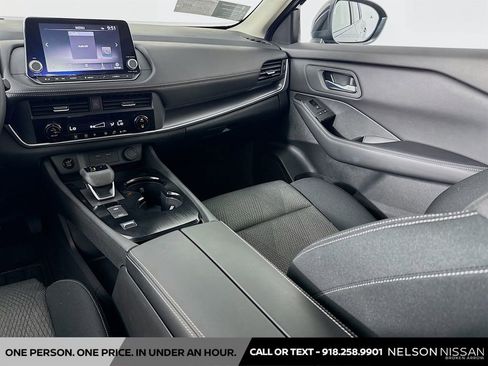 Certified 2025 Nissan Rogue SV FWD image 21