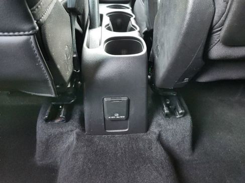 Used 2020 Chevrolet Trax LT w/ LT Convenience Package image 32