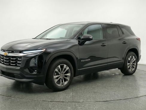 Used 2025 Chevrolet Equinox LT image 3