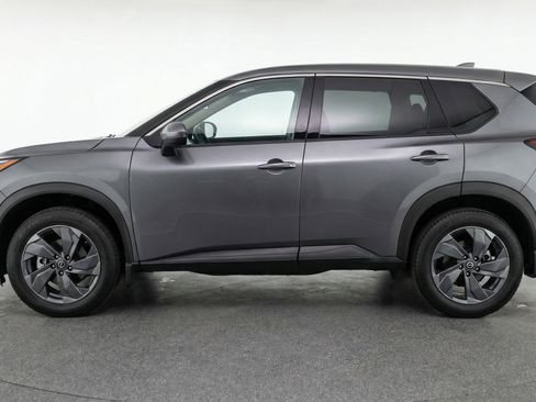 Used 2025 Nissan Rogue SV FWD image 5