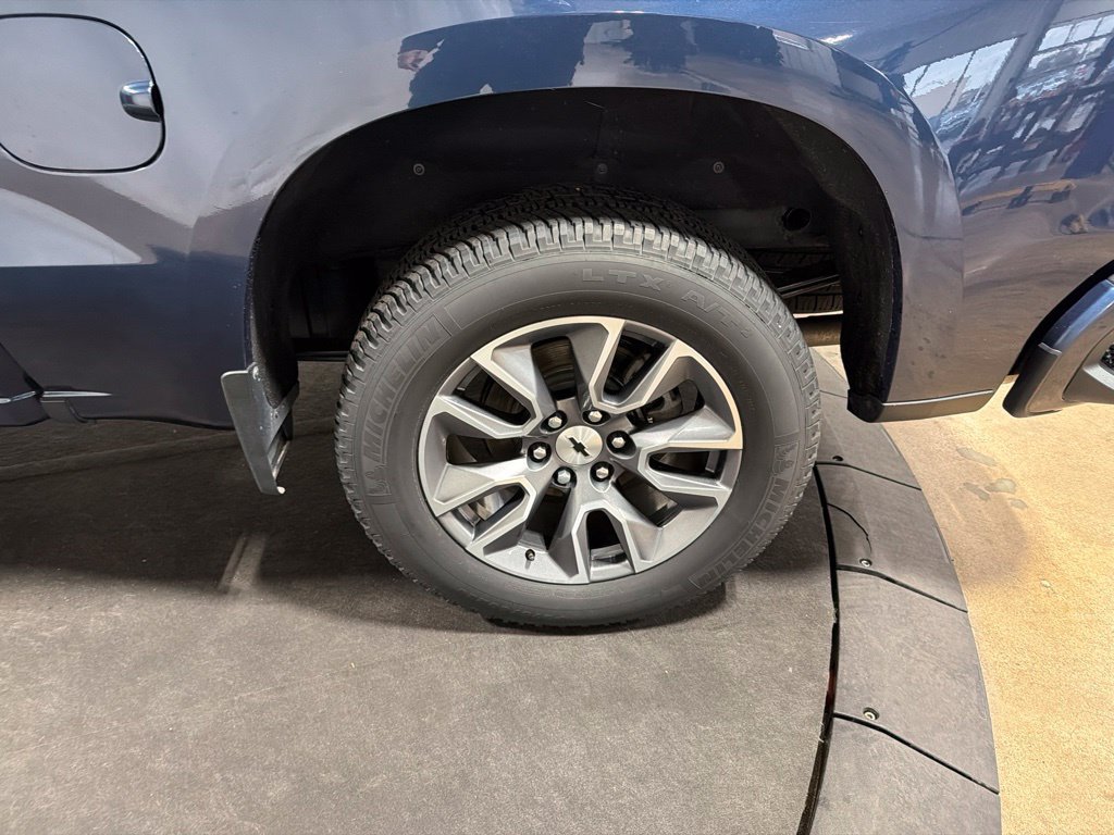 Used 2019 Chevrolet Silverado 1500 RST AWD/4WD image 36