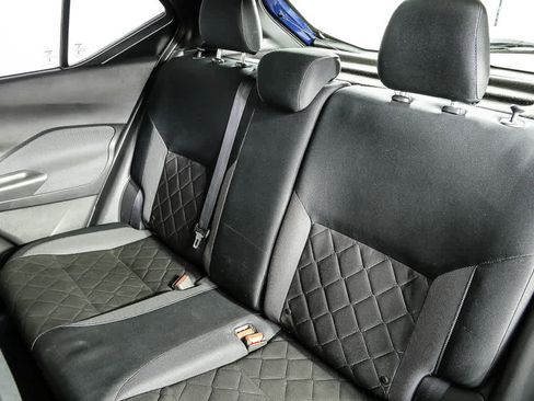 Used 2019 Nissan Kicks SV image 18