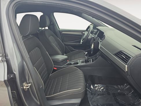 Certified 2024 Volkswagen Jetta Sport image 10