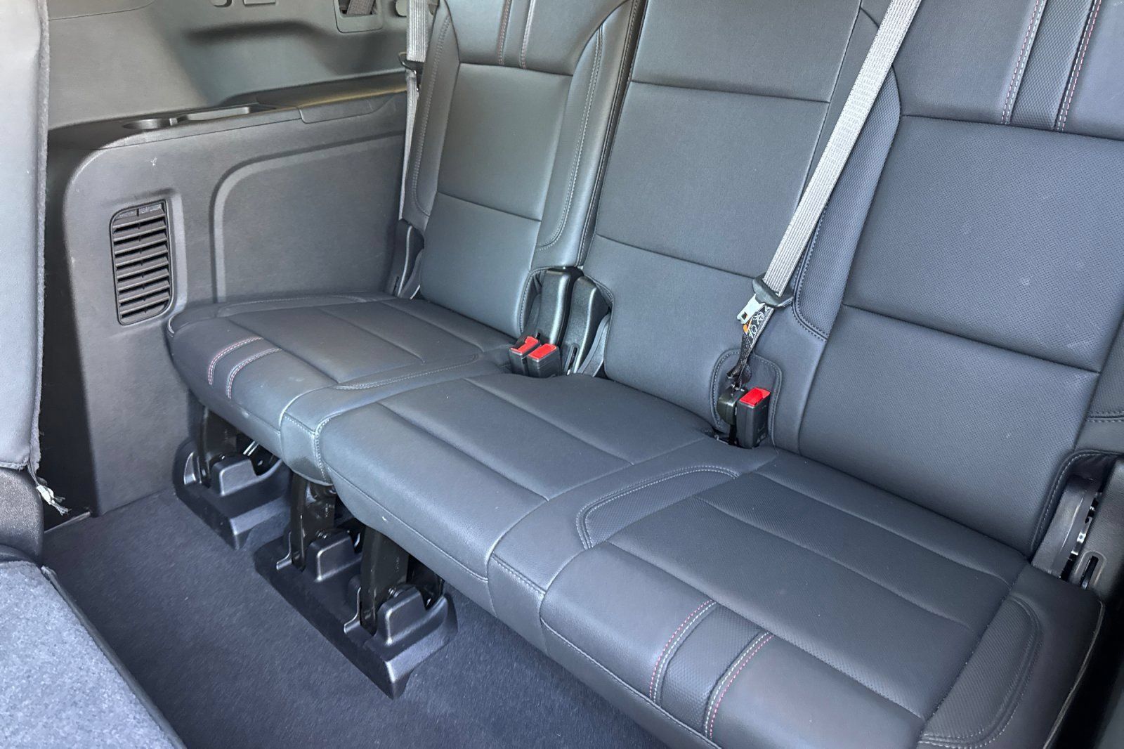 Certified 2026 Chevrolet Suburban RST RWD image 16
