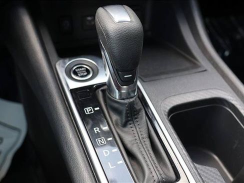 Used 2024 Nissan Sentra SV FWD image 20