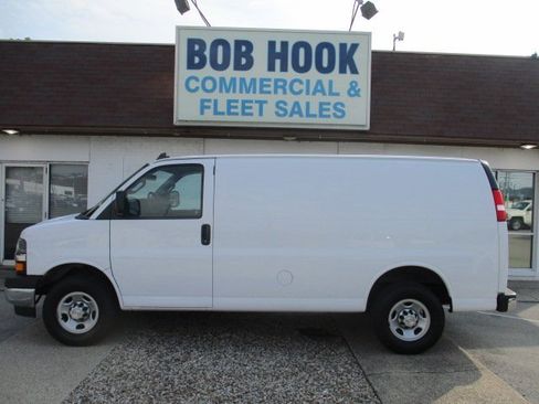 Used 2022 Chevrolet Express 2500 w/ Driver Convenience Package image 28