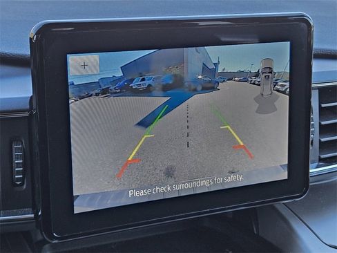 Used 2022 Ford Explorer XLT w/ Equipment Group 202A image 21