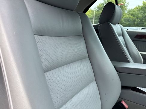 Used 1995 Mercedes-Benz E 320 Convertible image 51