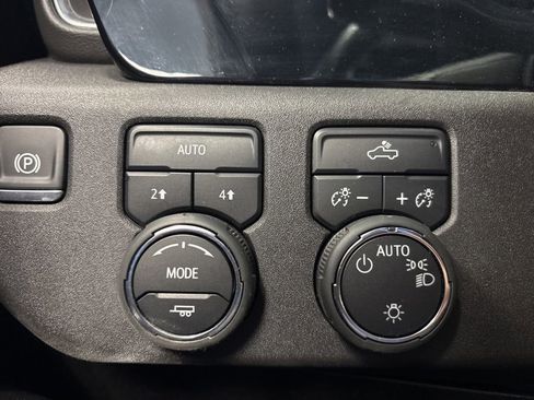 Certified 2024 Chevrolet Silverado 1500 LT AWD/4WD image 24