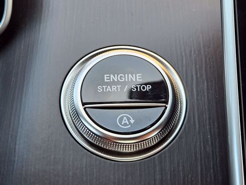Used 2025 Mercedes-Benz S 580 4MATIC Sedan image 33