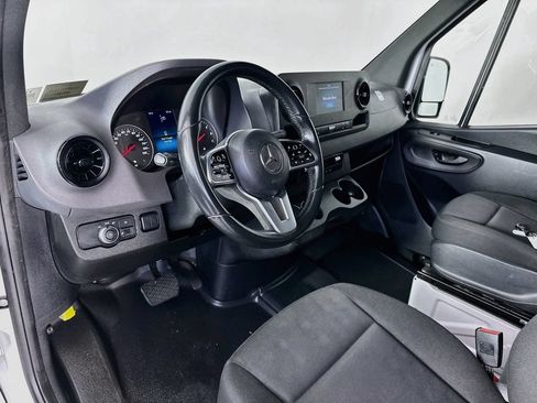 Used 2022 Mercedes-Benz Sprinter 1500 image 28