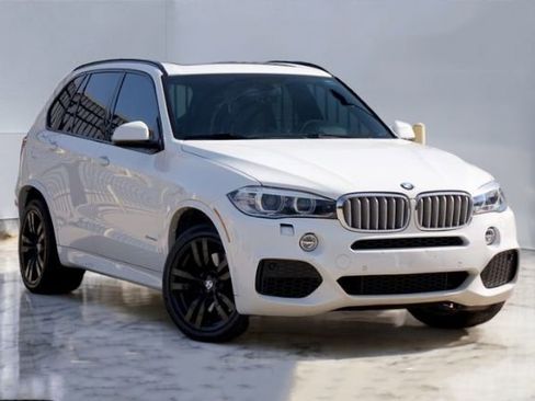 Used 2017 BMW X5 xDrive50i w/ Executive Package image 2