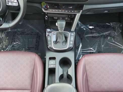 Certified 2023 Kia Seltos SX w/ SX Sunroof Package AWD/4WD image 19