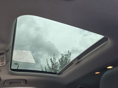 Used 2024 Volkswagen Jetta SE w/ Panoramic Sunroof Package FWD image 20