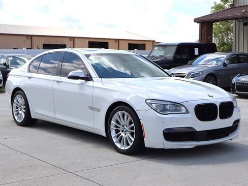Used 2015 BMW 750i RWD image 9