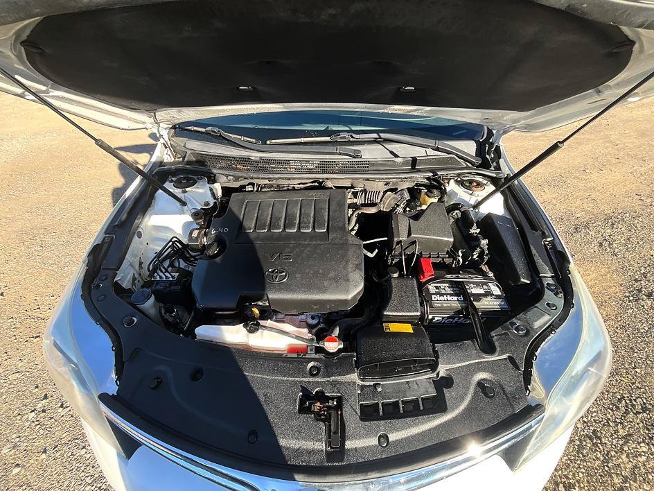 Used 2016 Toyota Avalon XLE FWD image 3