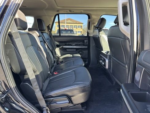 Used 2019 Ford Expedition Platinum image 21